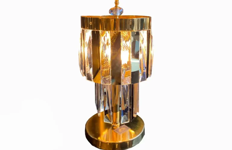 cubuk-kristal-altin-masa-lambasi